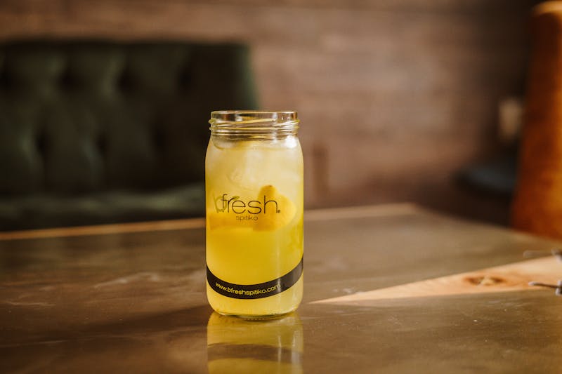 Italian sparkling lemonade luce pizza drink